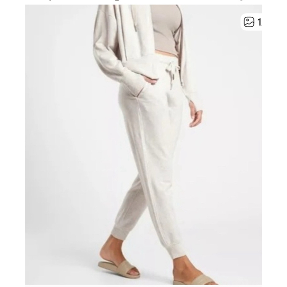 Women's Athleta Balance Jogger Track Pants XS Beige Oatmeal Heather - Picture 1 of 9